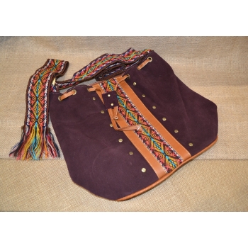 Torebka worek etno ze skóry bordowa z kwiatowym haftem